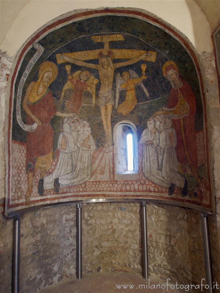 Casalvolone (Novara) - Abside sinistra della Pieve di San Pietro